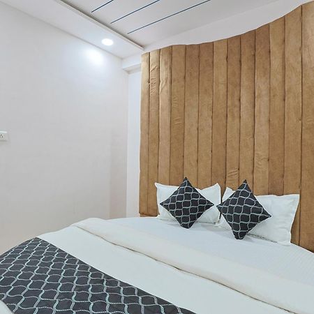 Hotel Monville Group Vadodara Ngoại thất bức ảnh