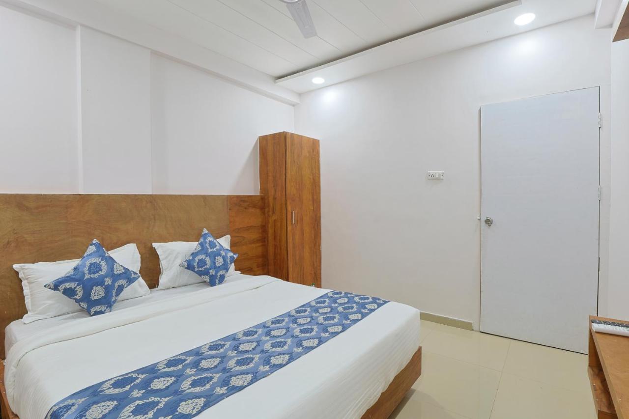 Hotel Monville Group Vadodara Ngoại thất bức ảnh