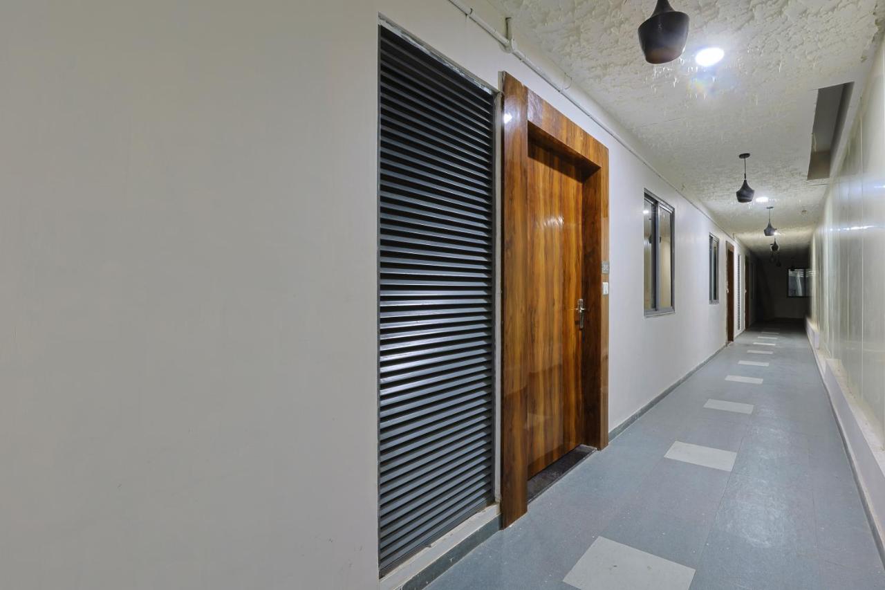 Hotel Monville Group Vadodara Ngoại thất bức ảnh
