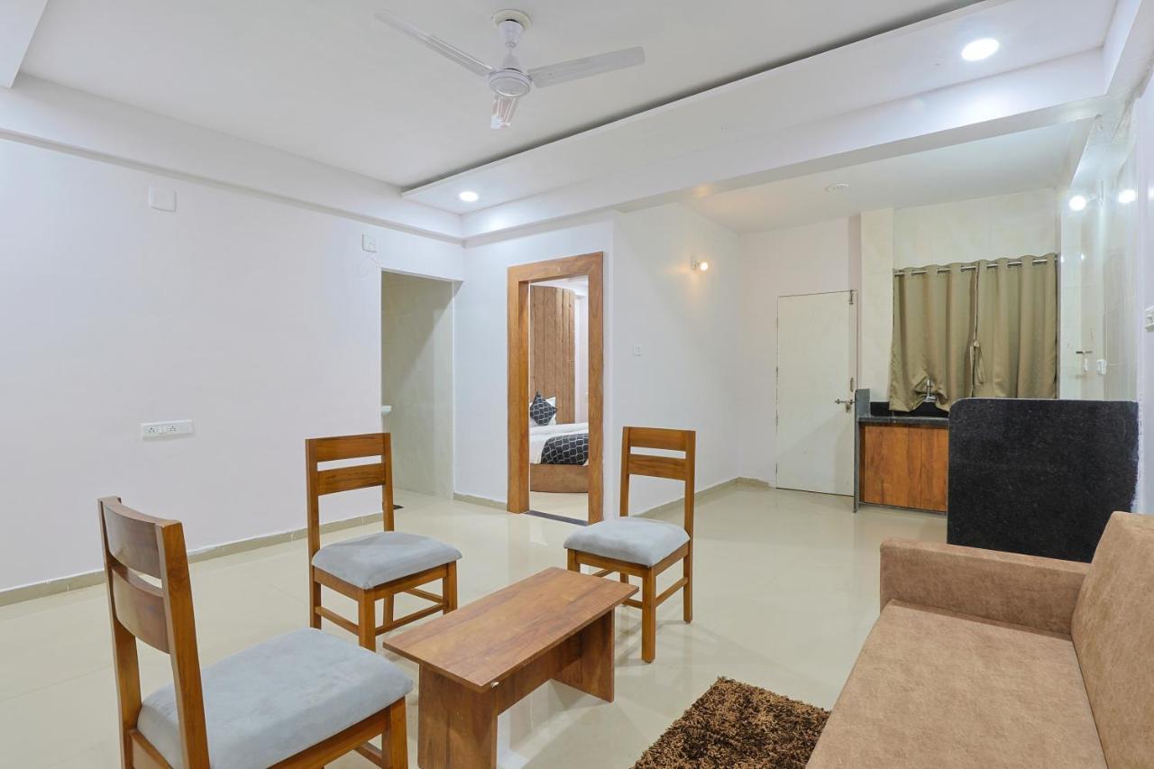 Hotel Monville Group Vadodara Ngoại thất bức ảnh