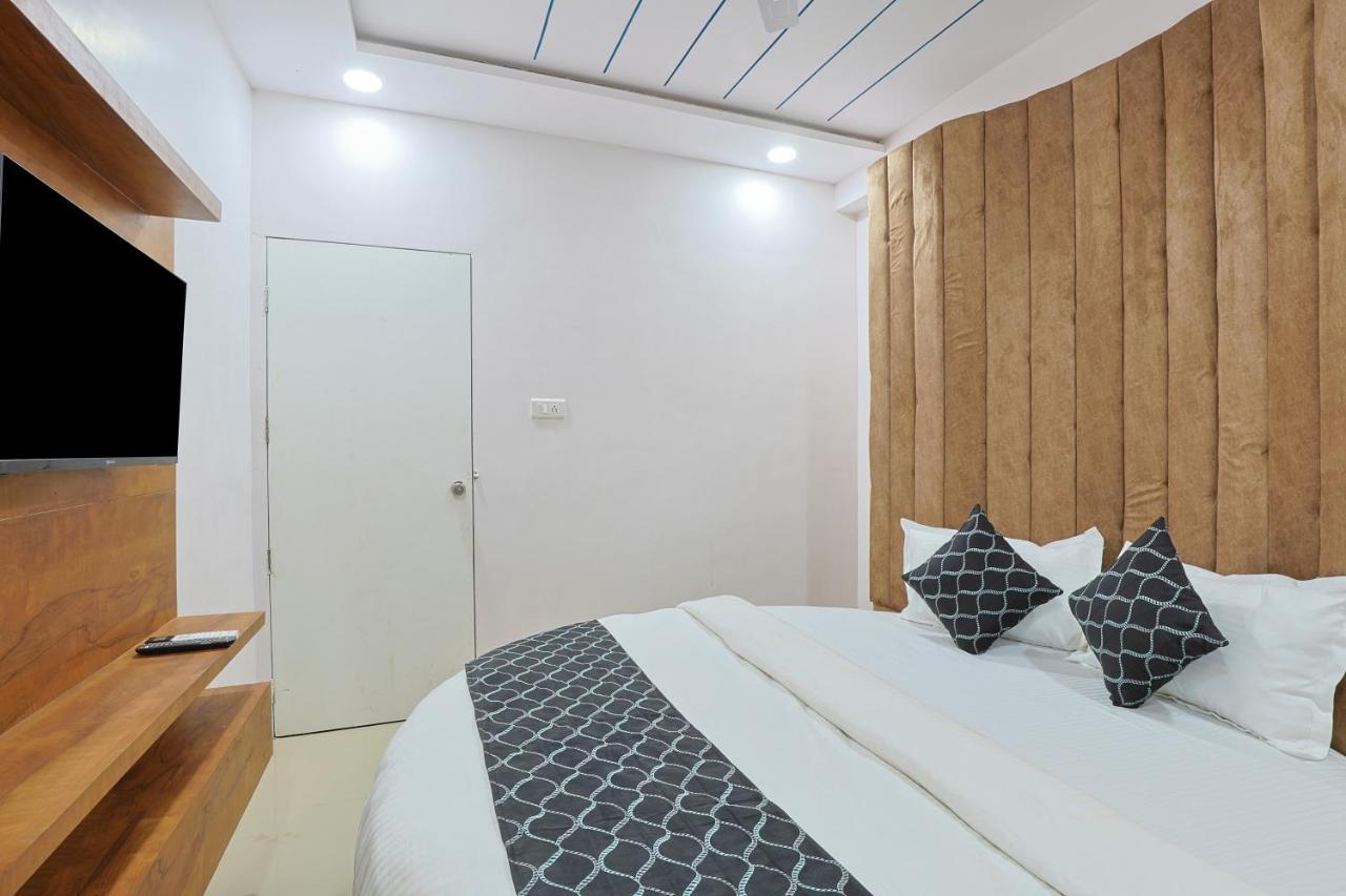 Hotel Monville Group Vadodara Ngoại thất bức ảnh