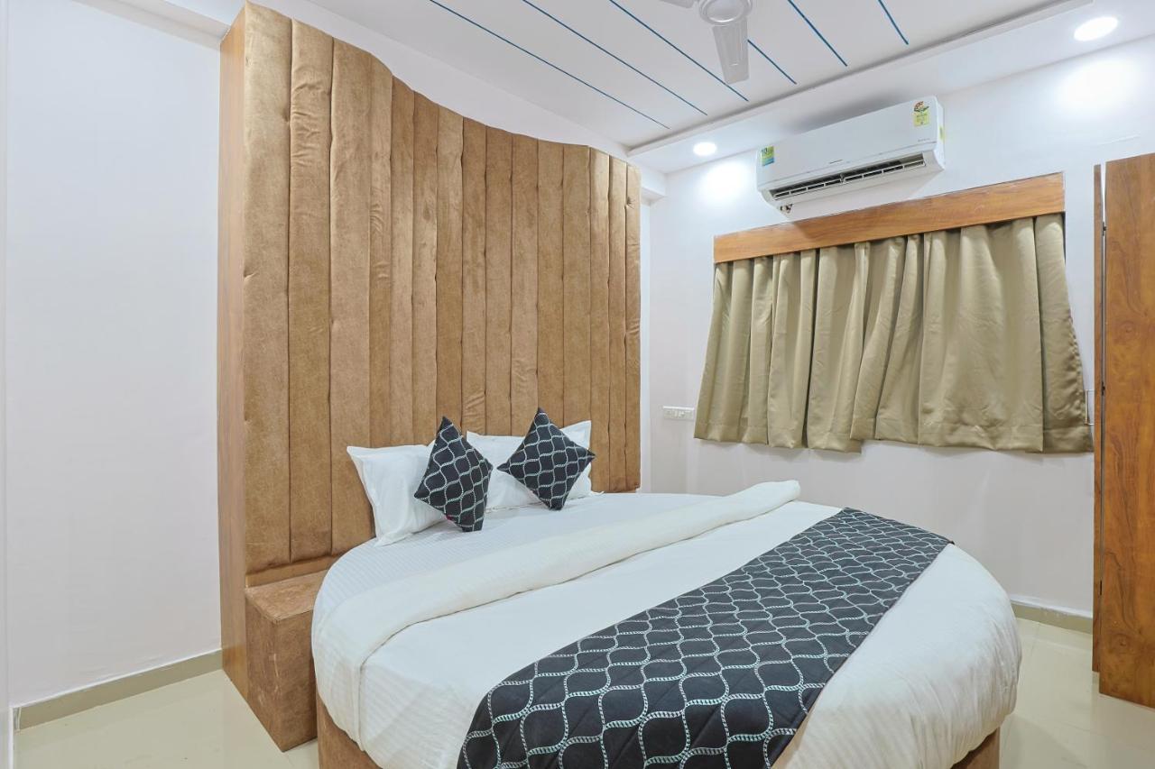 Hotel Monville Group Vadodara Ngoại thất bức ảnh