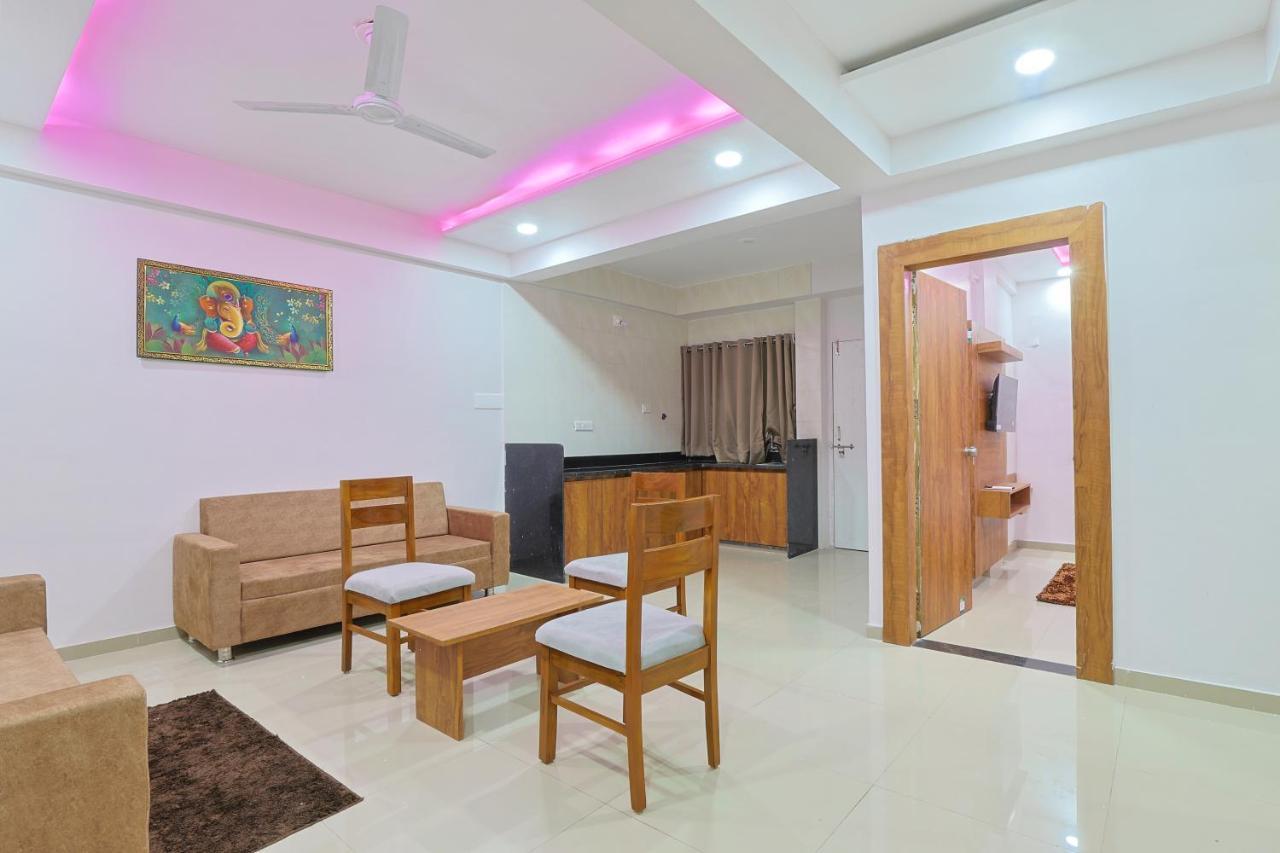 Hotel Monville Group Vadodara Ngoại thất bức ảnh