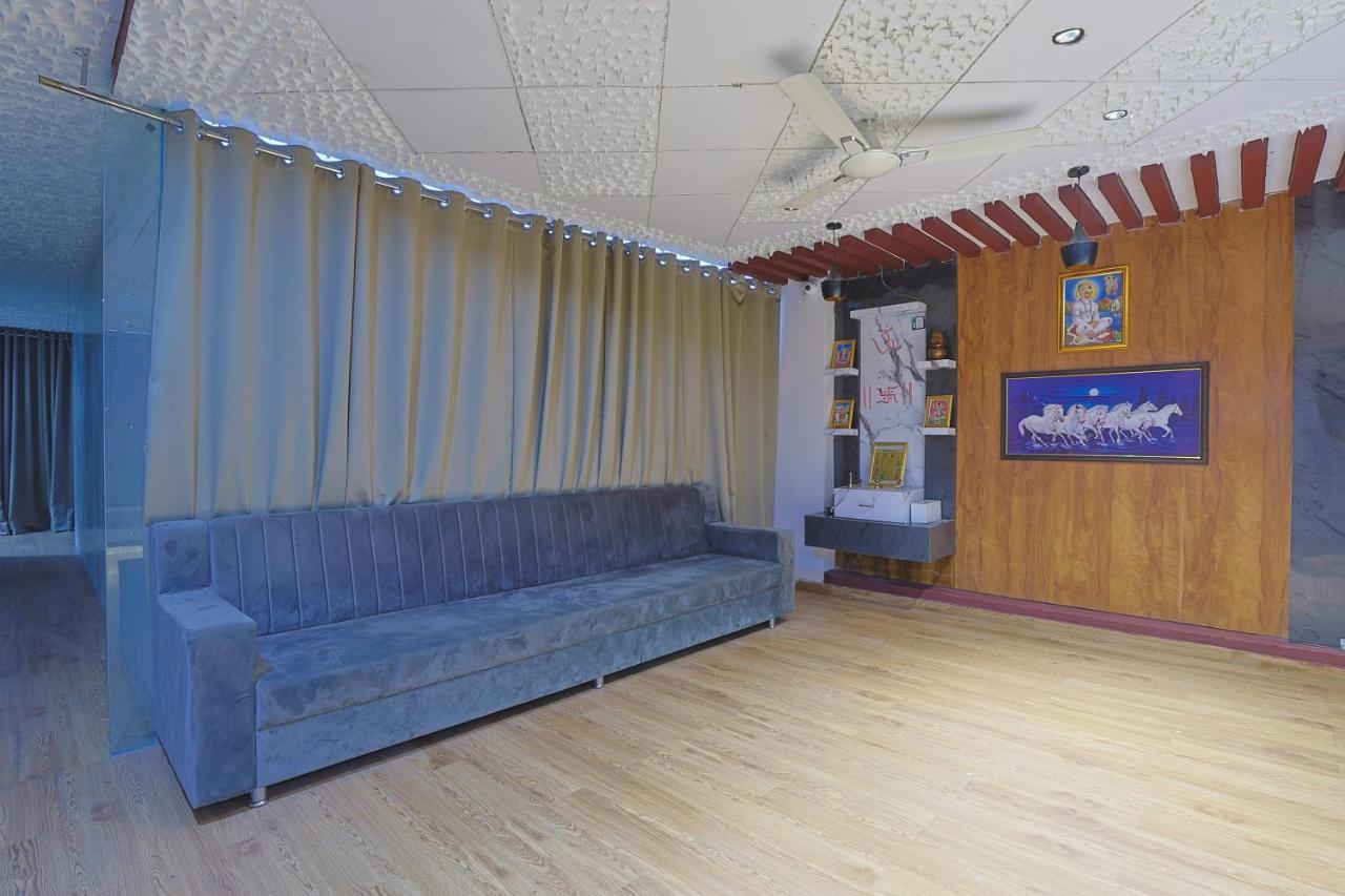 Hotel Monville Group Vadodara Ngoại thất bức ảnh