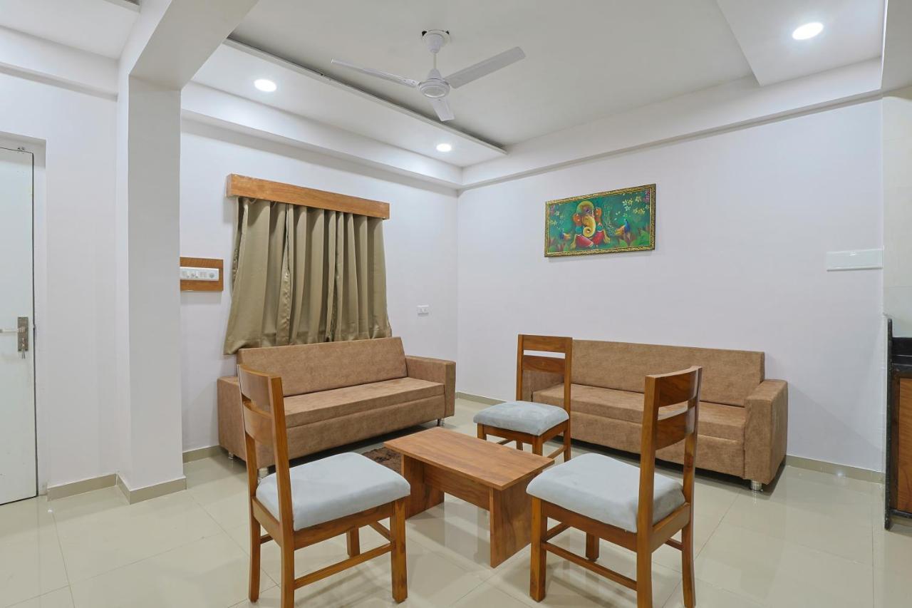 Hotel Monville Group Vadodara Ngoại thất bức ảnh