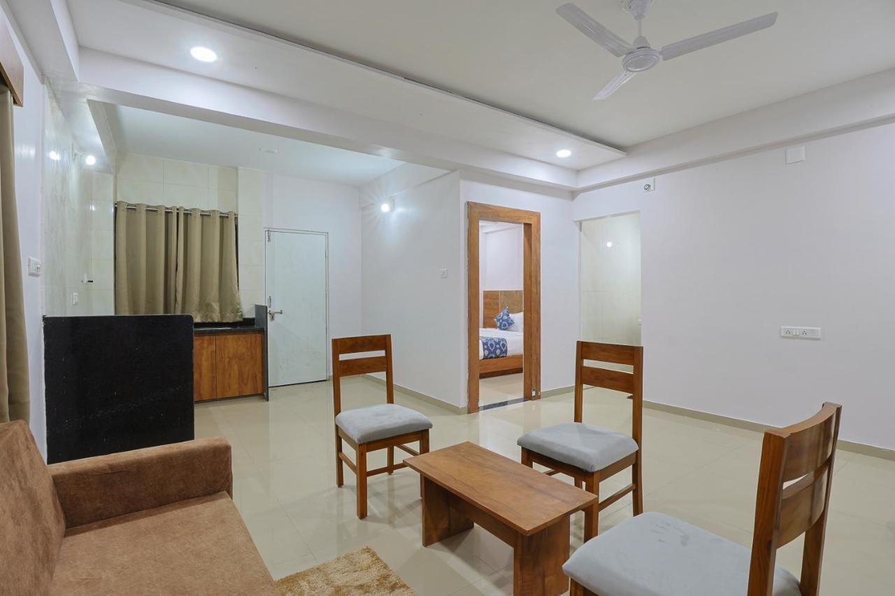 Hotel Monville Group Vadodara Ngoại thất bức ảnh
