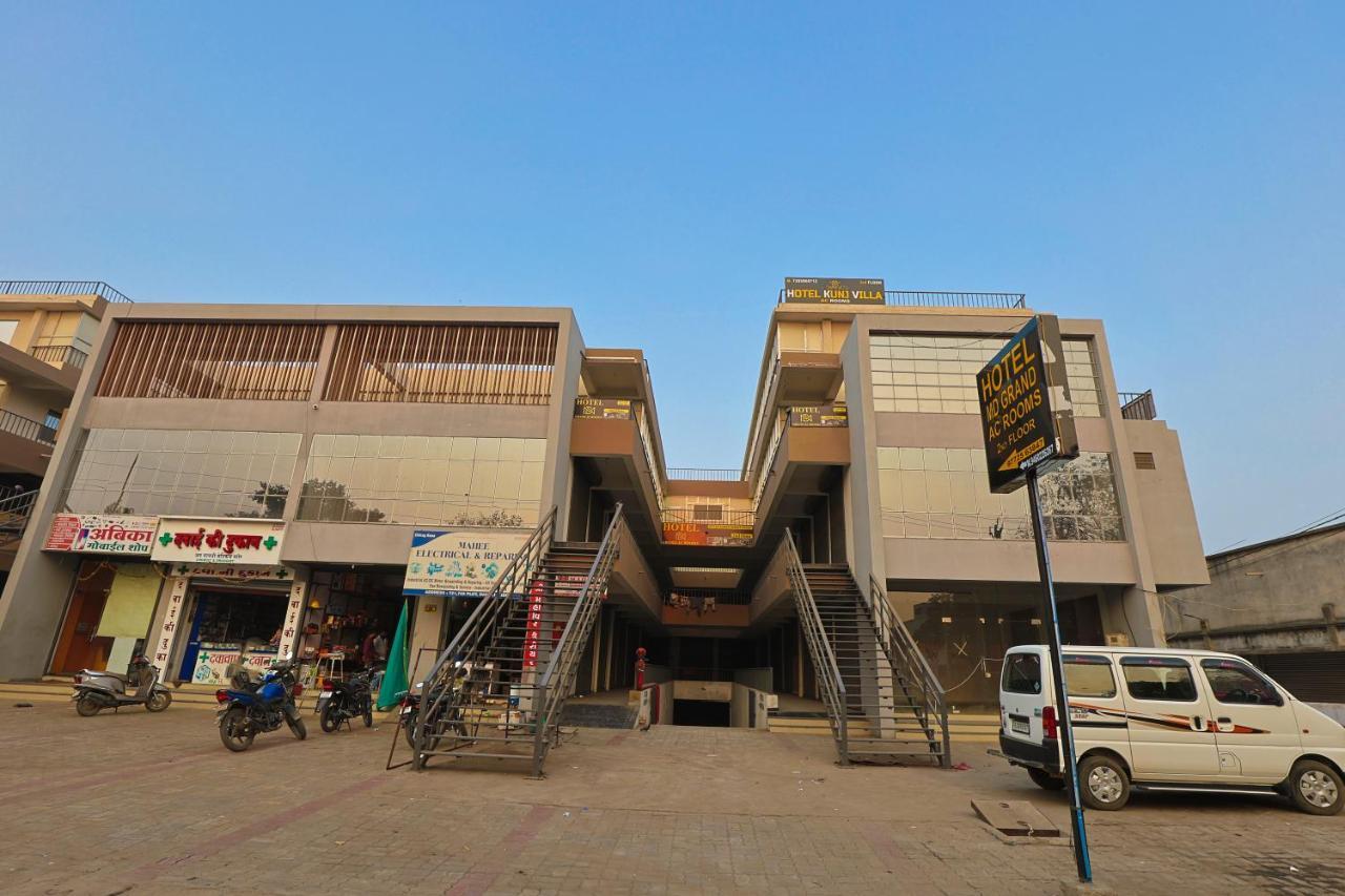 Hotel Monville Group Vadodara Ngoại thất bức ảnh