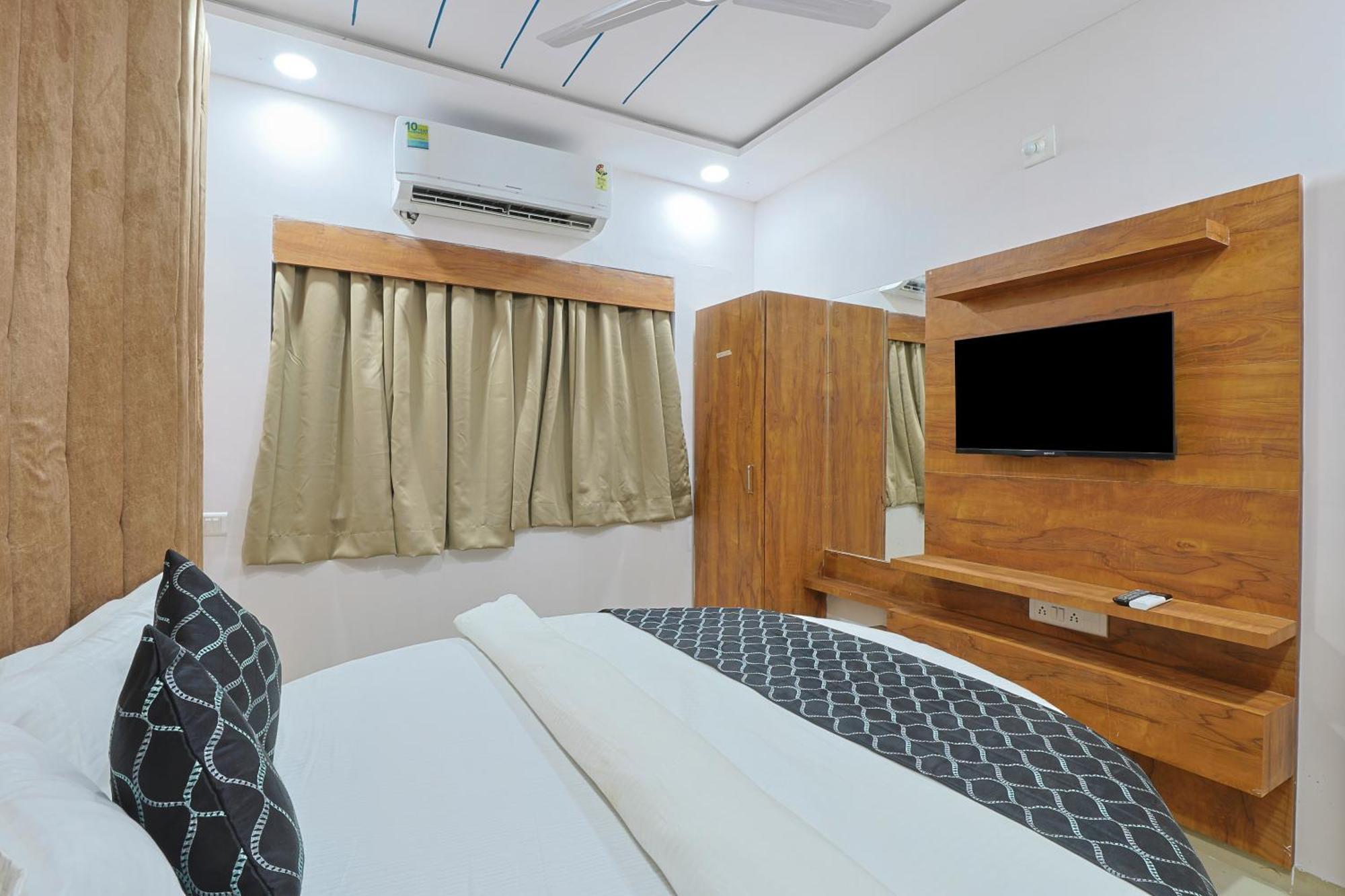 Hotel Monville Group Vadodara Ngoại thất bức ảnh
