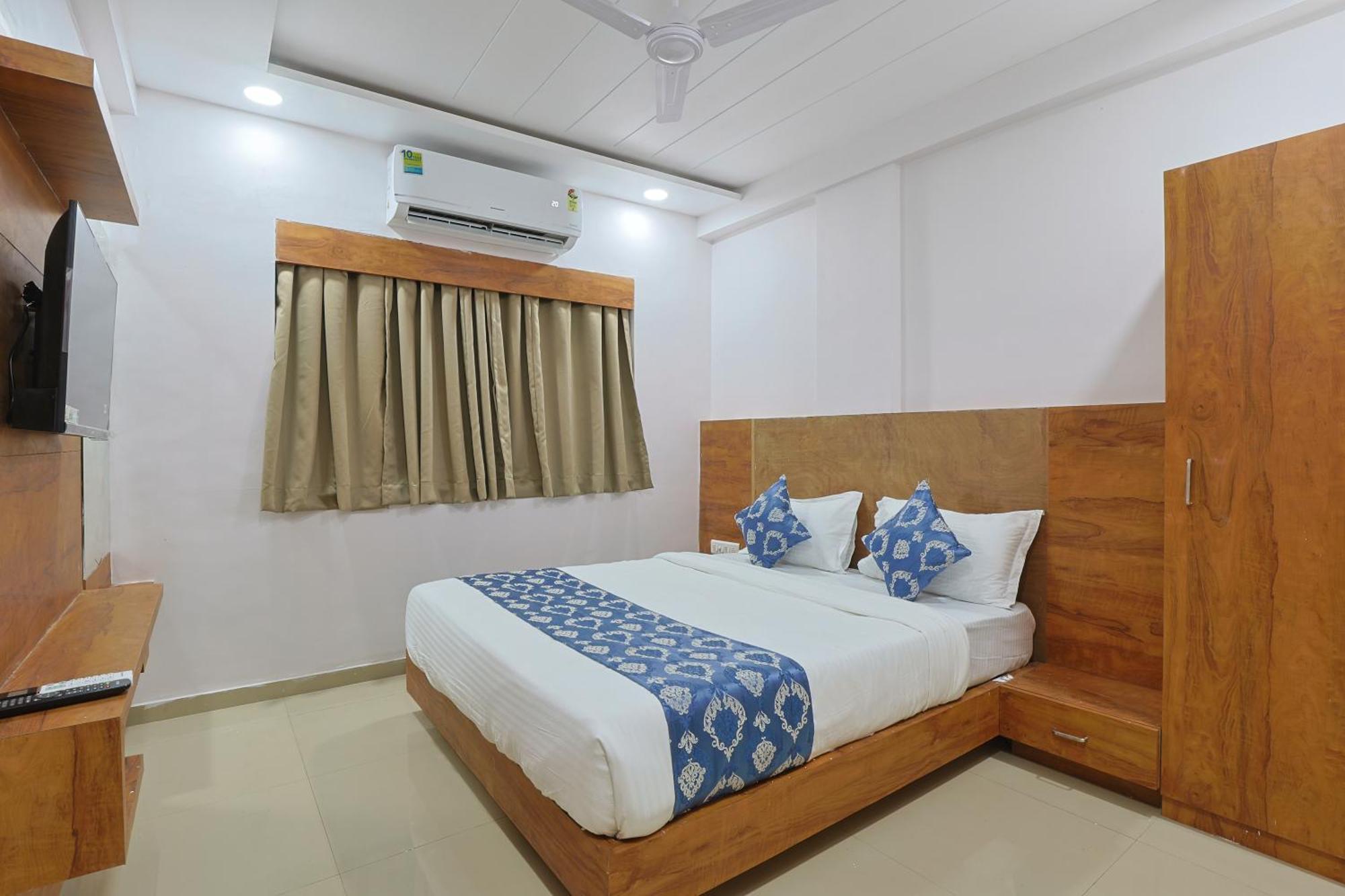 Hotel Monville Group Vadodara Ngoại thất bức ảnh
