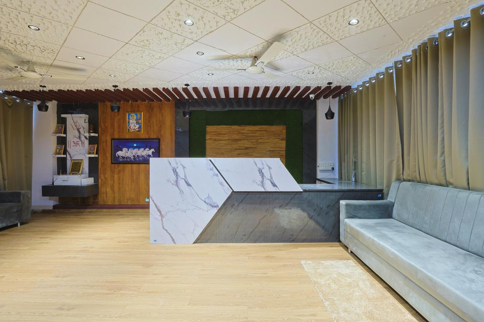 Hotel Monville Group Vadodara Ngoại thất bức ảnh